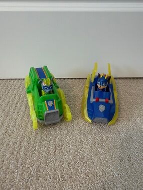 Paw Patrol Mighty Charged Up Rocky and Chase